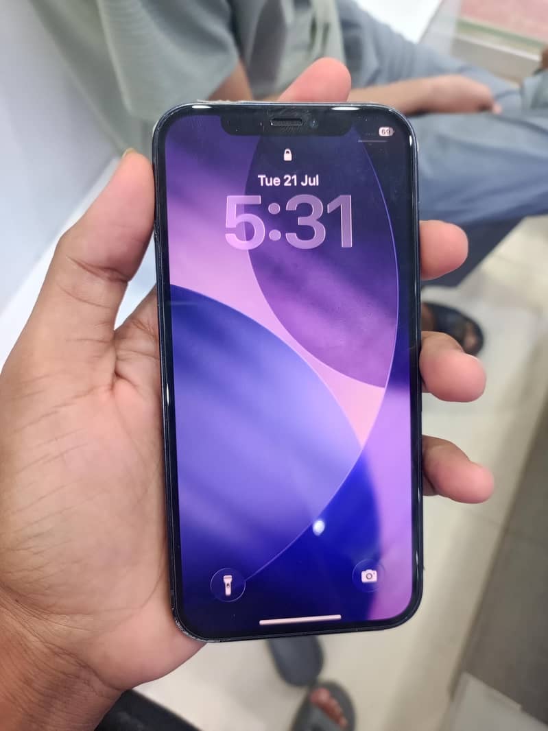 Apple iPhone 12 3