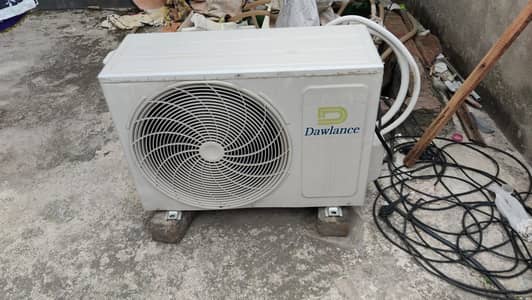save Plus brand new condition Dawlance ac available only whtssaap plz
