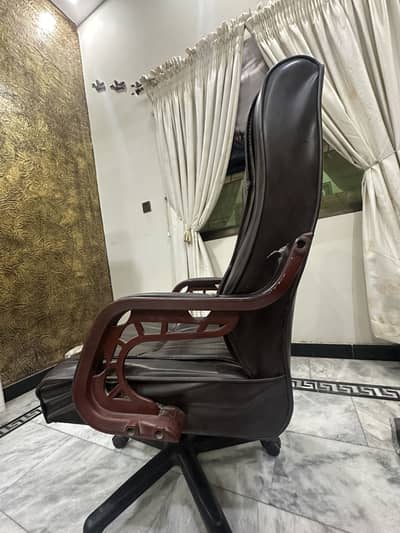 Leather Office Chair with Arms - Adjustable Height & Tilt