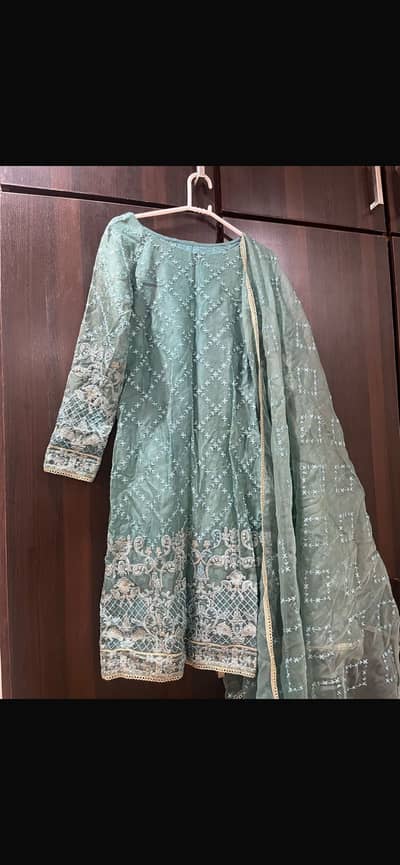 Very cool 3 piece suit for newly wed girls