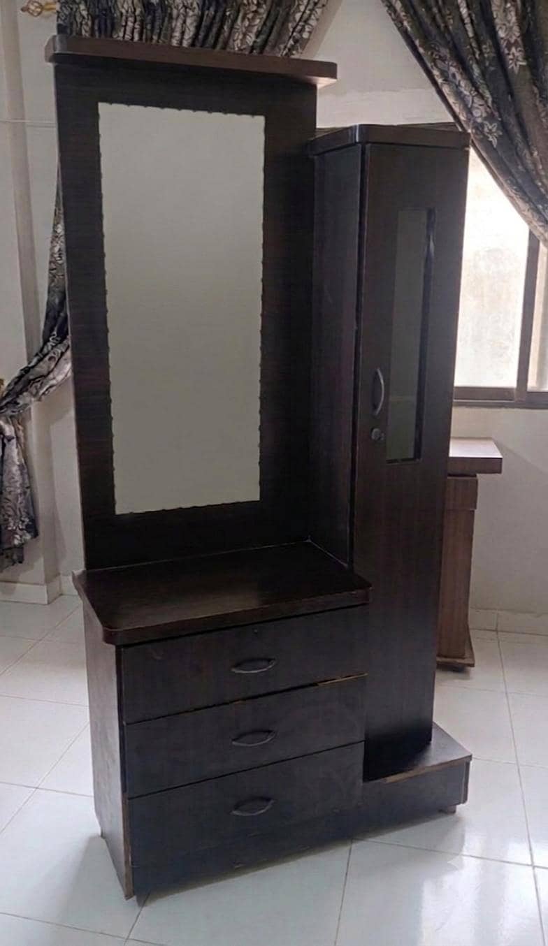 Dressing Table 0