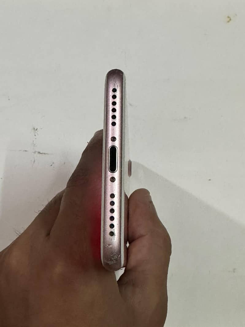 Apple iPhone 7 4