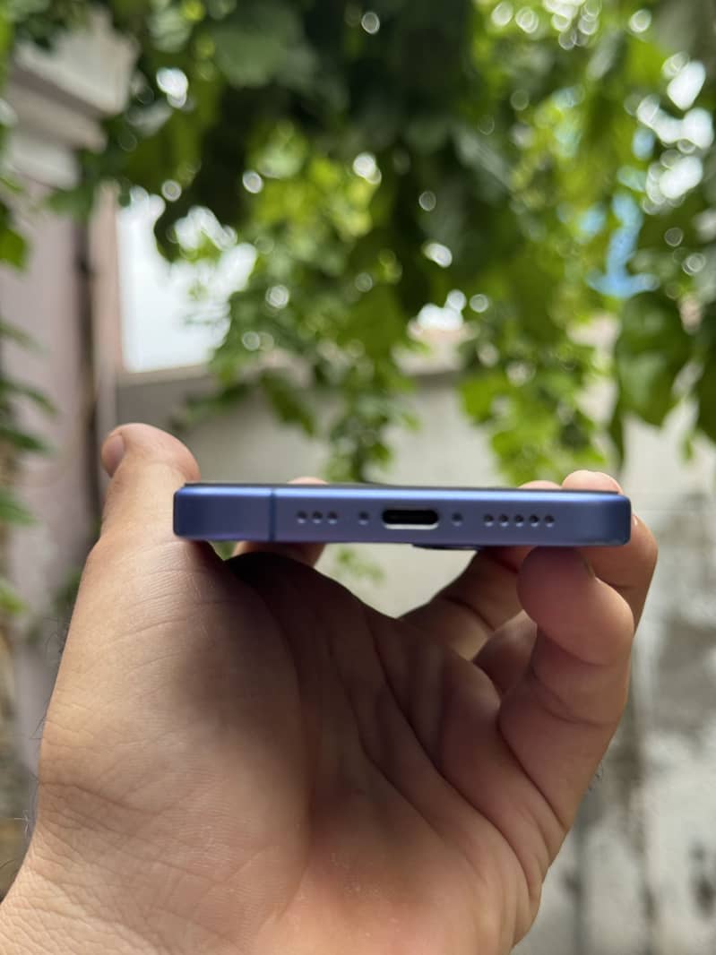 Apple iPhone 16 1