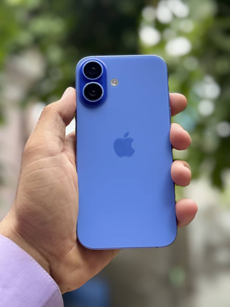 Apple iPhone 16 3