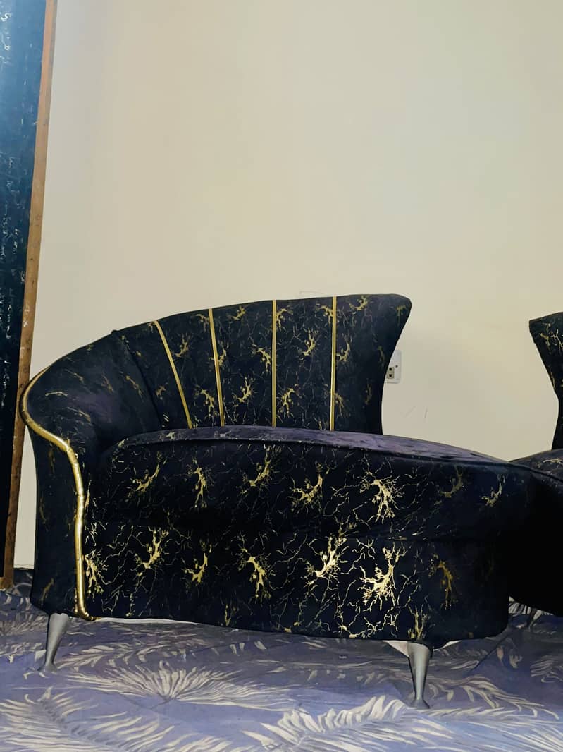 7 Seater Sofa Set + Table 4