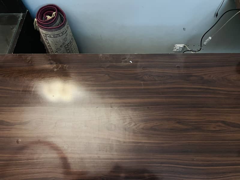 Computer table 0