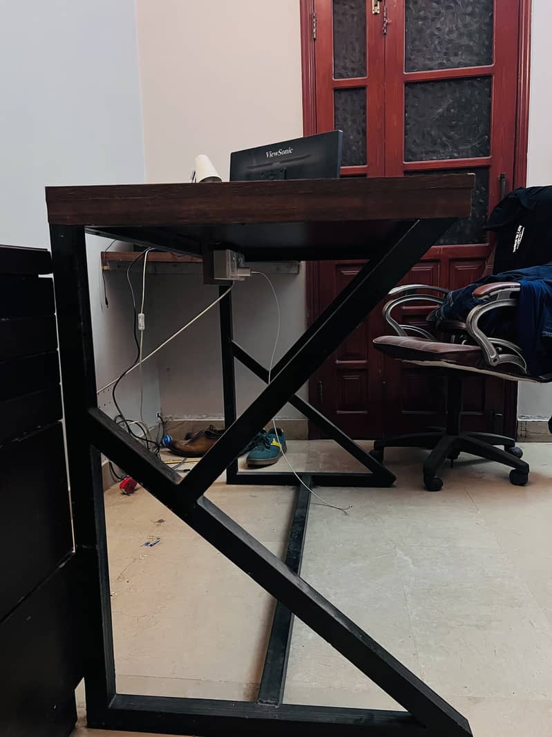 Computer table 2
