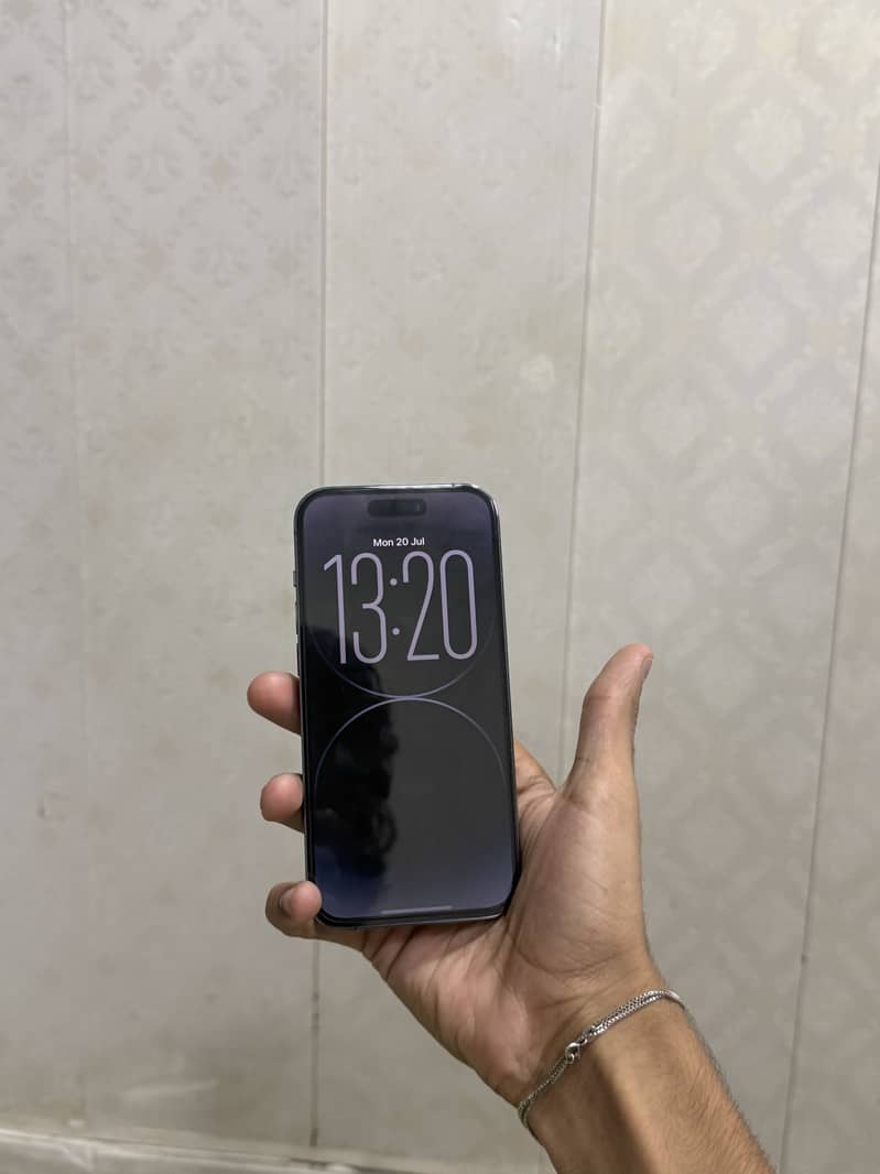 Apple iPhone 14 Pro 1