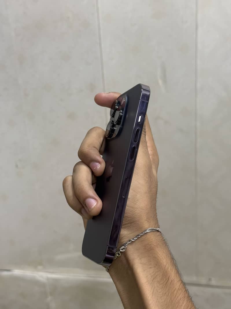 Apple iPhone 14 Pro 2