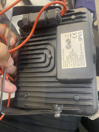 Flood light motion sencer