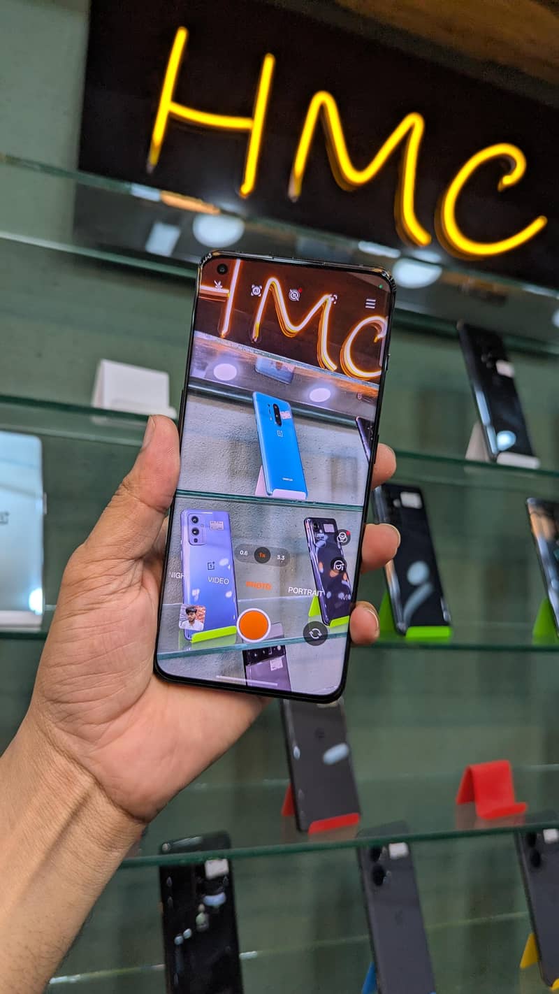 One Plus 10 Pro 4