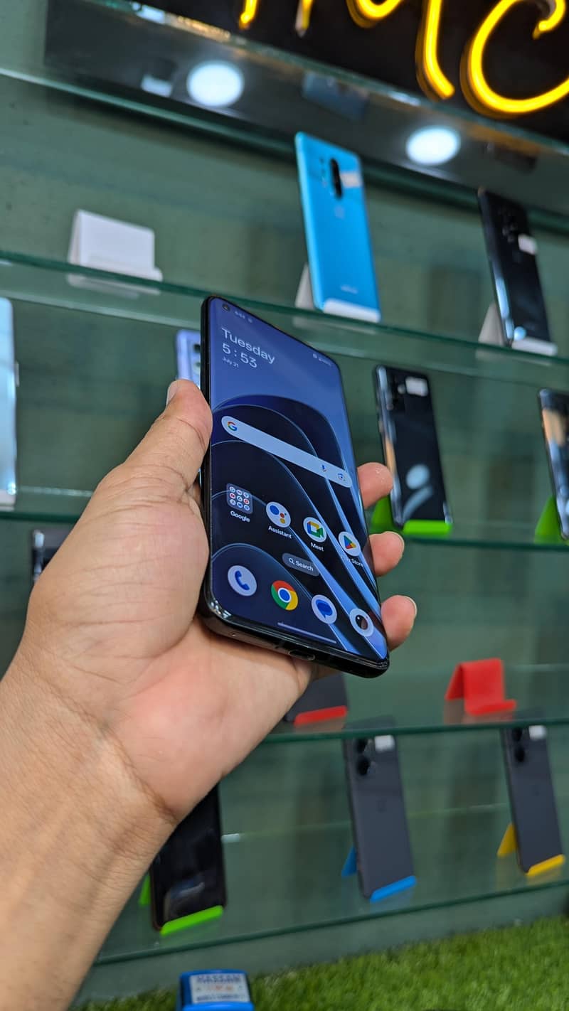 One Plus 10 Pro 6