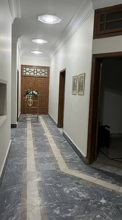 1 kanal Upper portion rent Sabzazar b block
