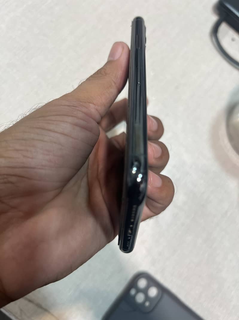 Apple iPhone 11 Pro 2