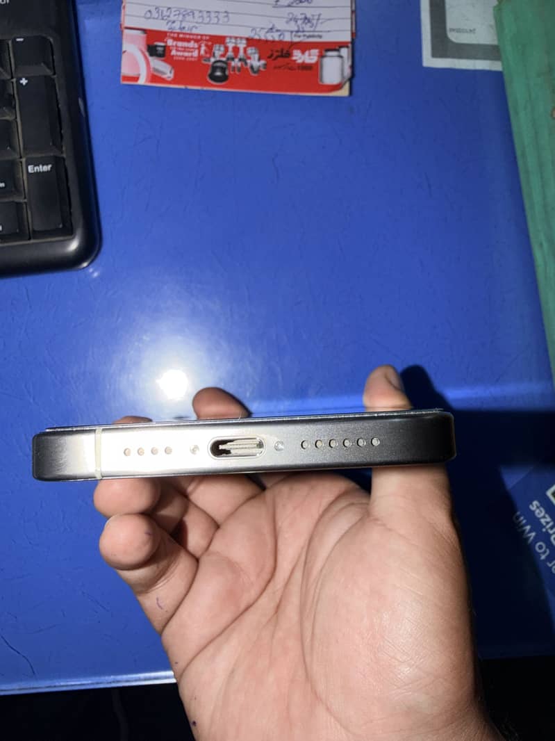Apple iPhone 15 Pro Max 0