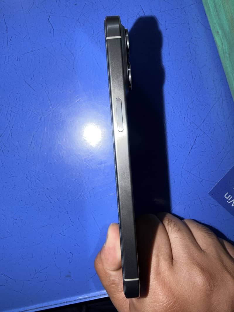 Apple iPhone 15 Pro Max 3