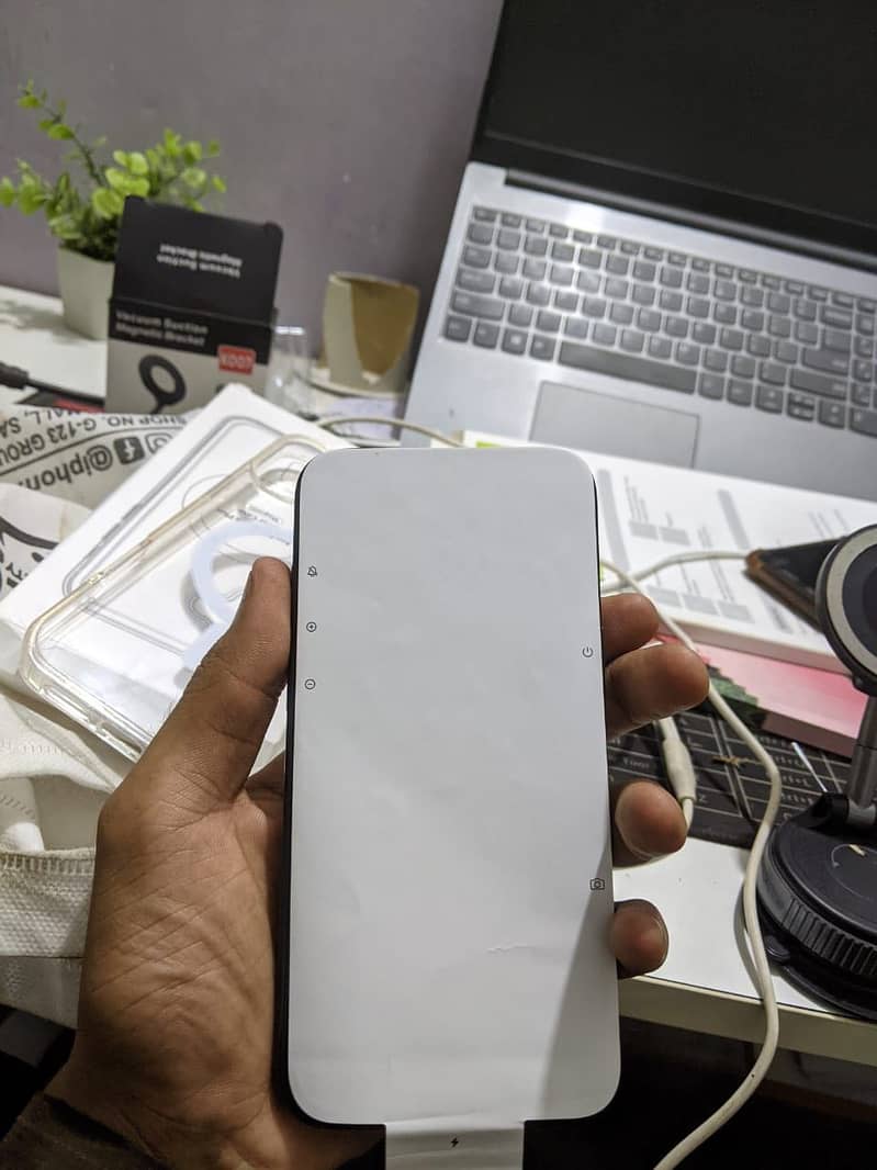 Iphone 16 plus 4