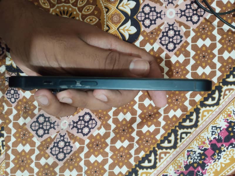 Apple iPhone 14 3