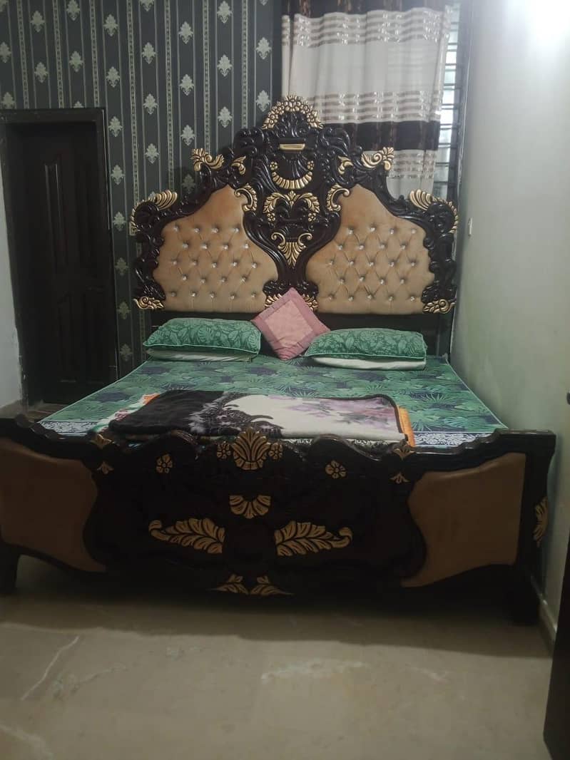 king size bed 0
