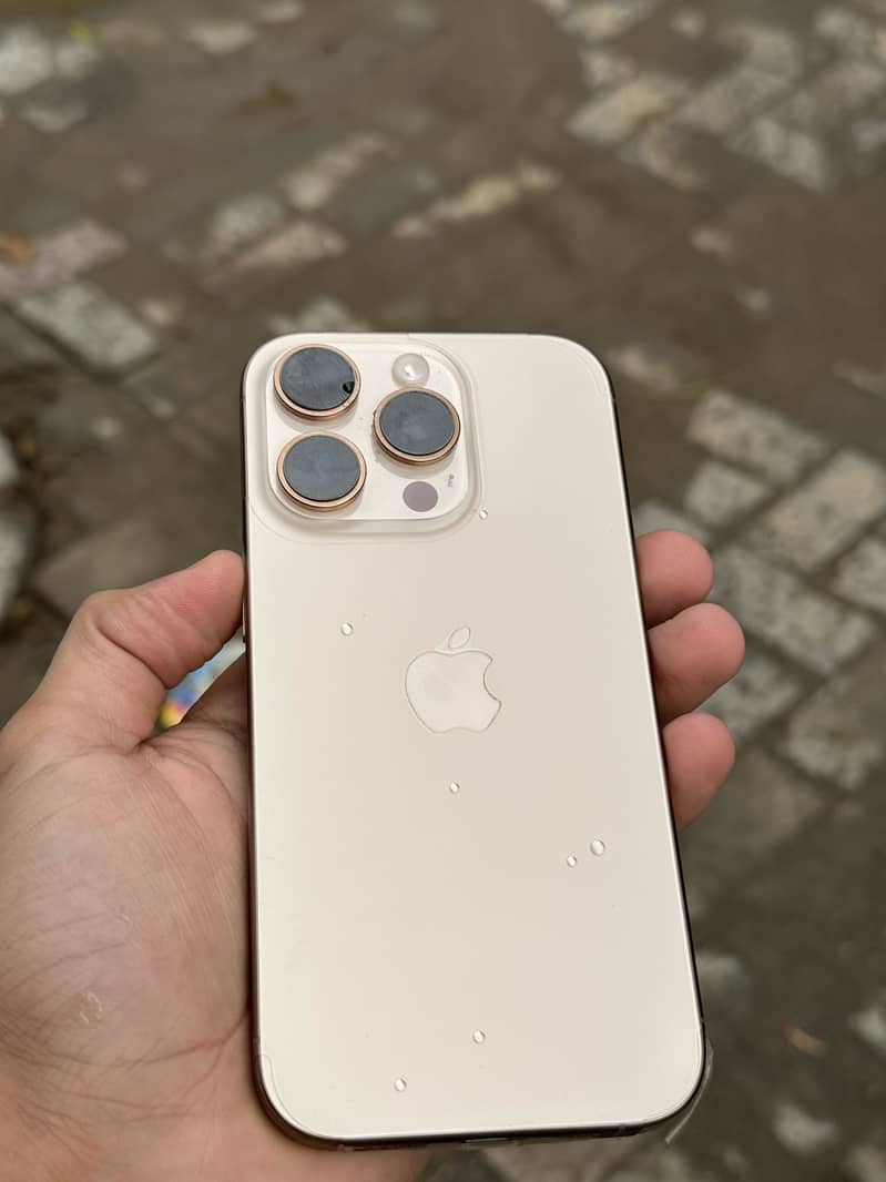 Apple iPhone 16 Pro 5