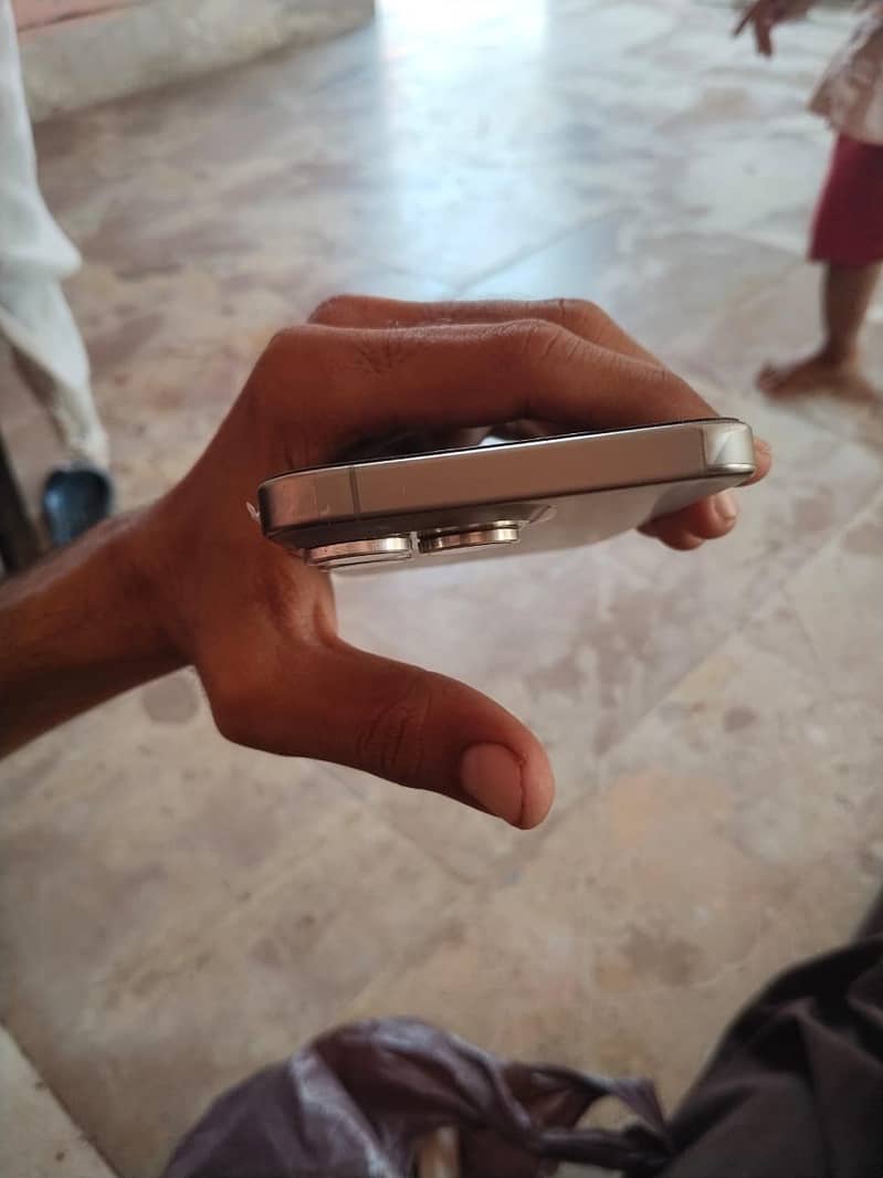 iphone 15 pro max 3