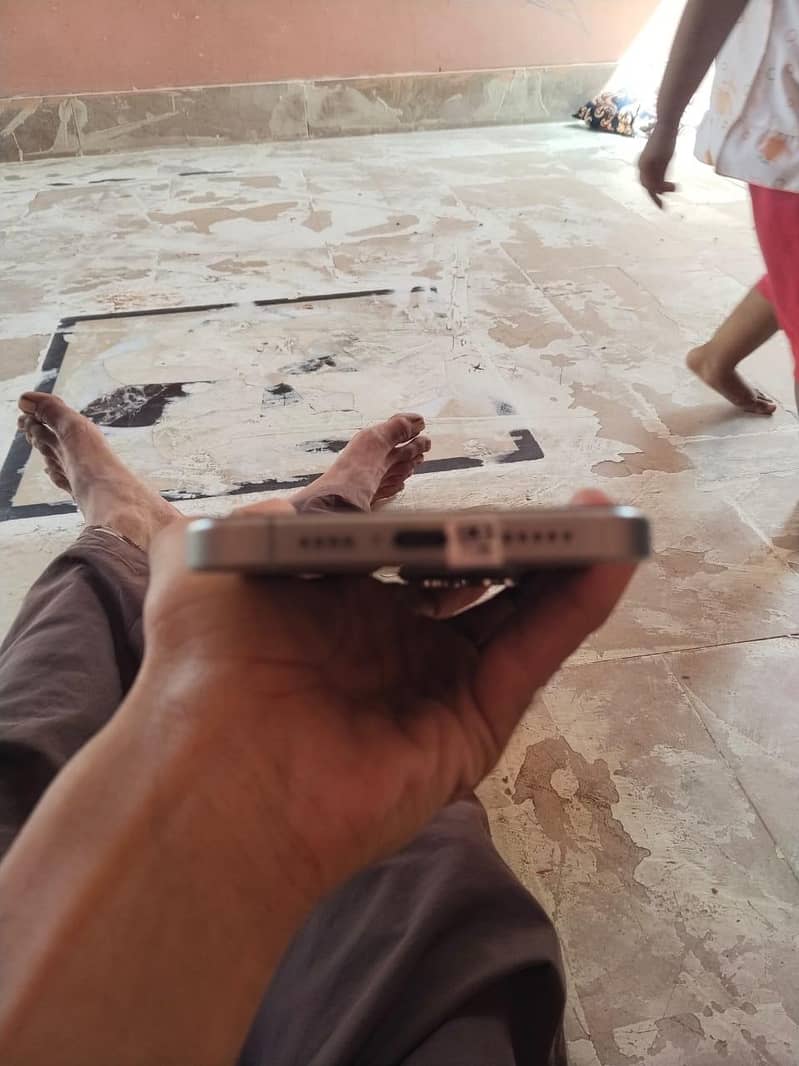 iphone 15 pro max 6