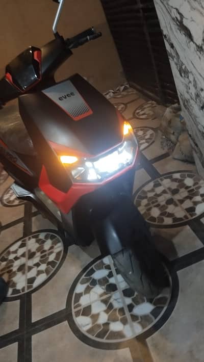 EVEE S1 pro red colour