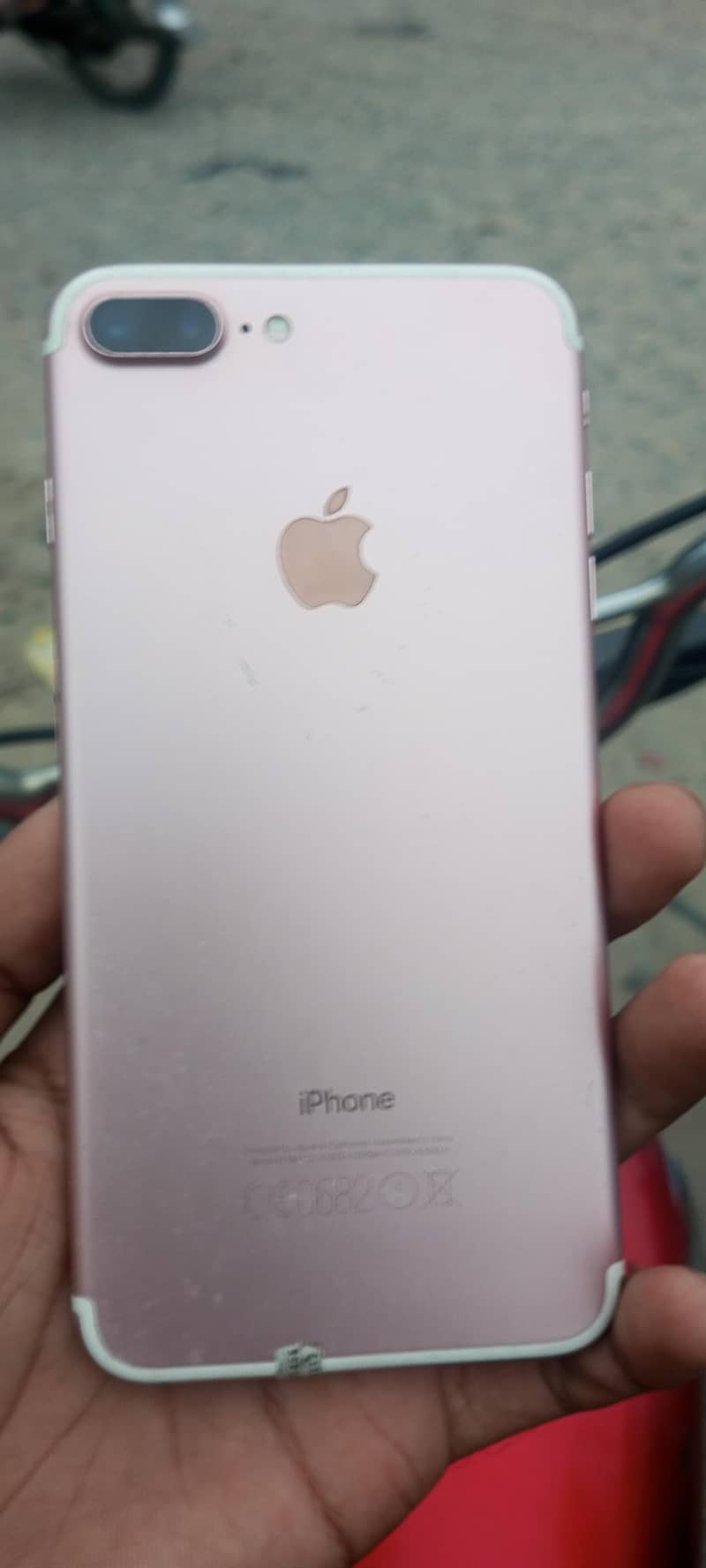 Apple iPhone 7 Plus 0