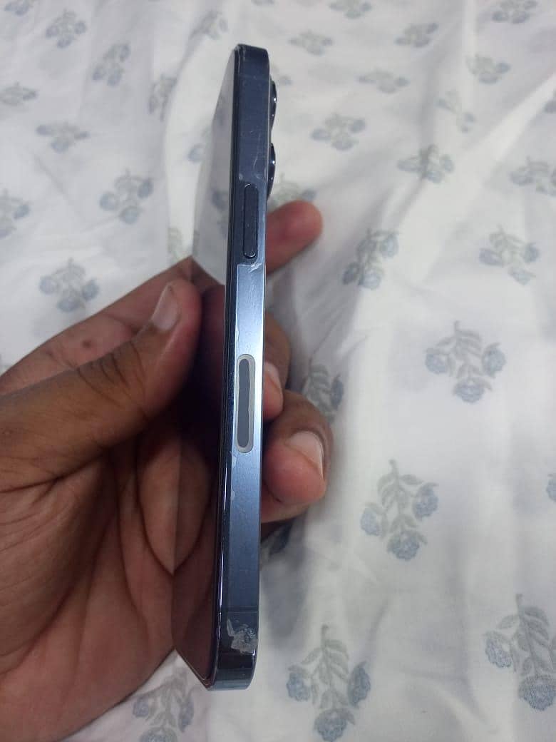 iPhone 13 Pro 1