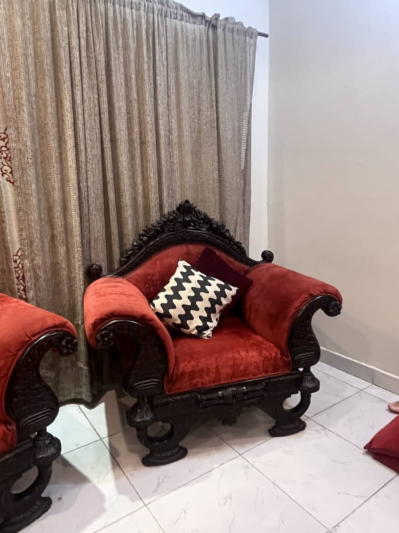 Sofa set with tables 3