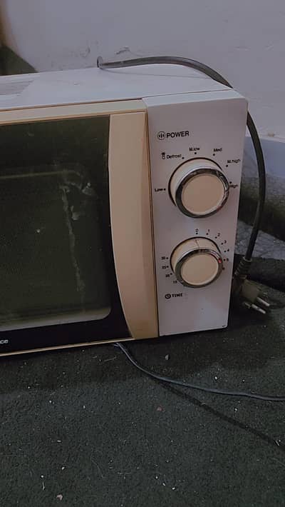 Kitchen oven
