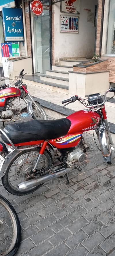 Bike ma koi masla nii hai engine bih bilkul thek hai koi masla nii hai