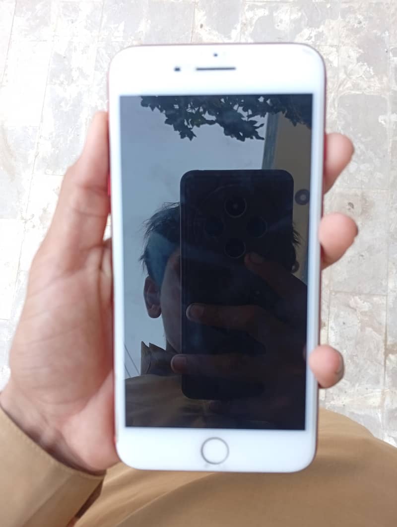 Apple iPhone 7 Plus 3
