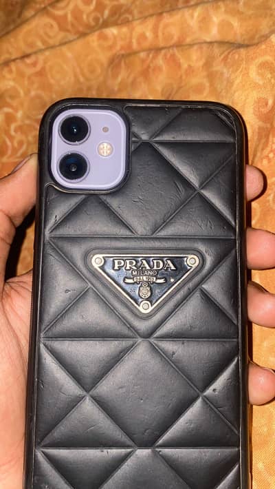 iPhone 11 only glass crcack all ok