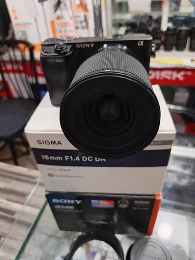 Sony a6400 Mirrorless DSLR camera with original box