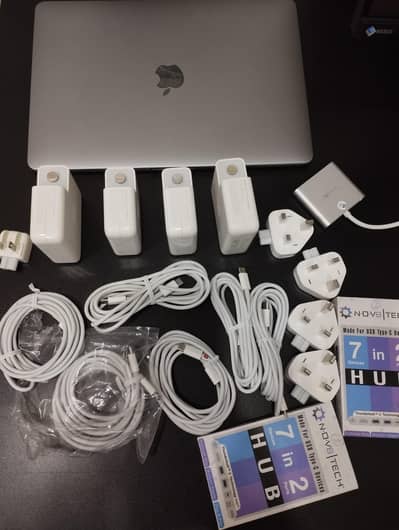 Apple MacBook Original Charger / Adapters and Accessories