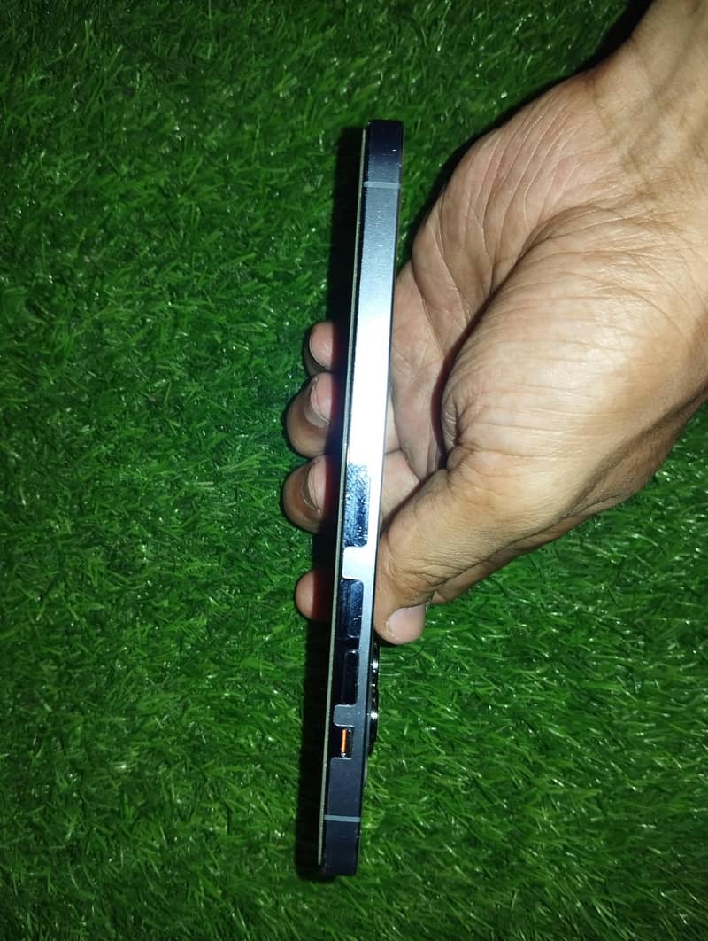 Apple iPhone 13 Pro Max 1