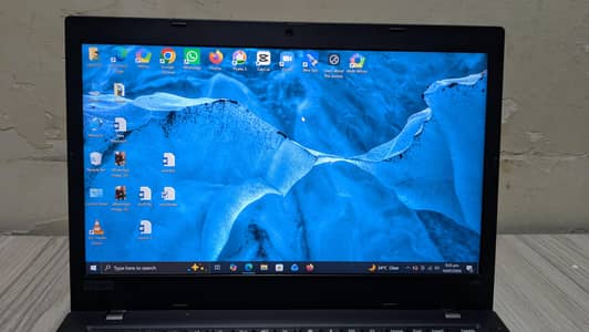inter core i5-8265U (8th generation) 8gb ram 256 gb ssd Graphics card