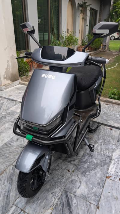 Evee GenZ Electric Scooter 2026 – Only 450 km, 10/10 Condition