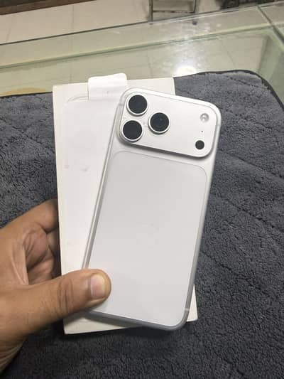 iPhone 17 pro max