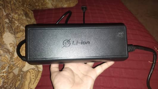Lithium battery fast charger