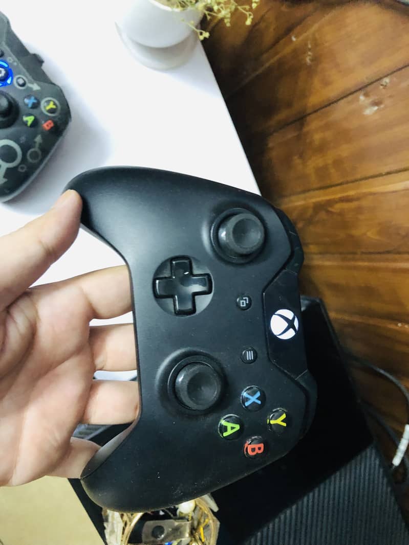 Xbox one / video game / game with controllers / playstation games 3