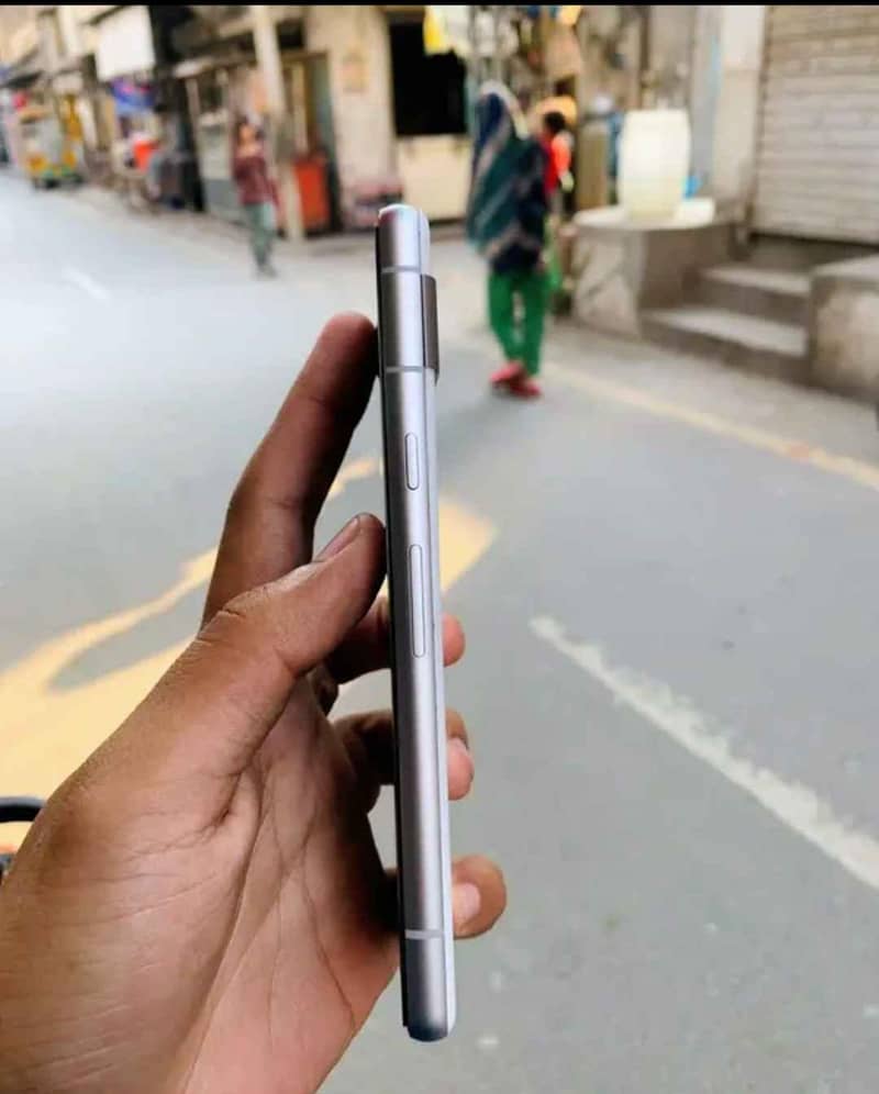 Google Pixel 7a 2