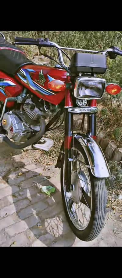 Honda 125 2024 urgent sale chakwal location number lga hua ha