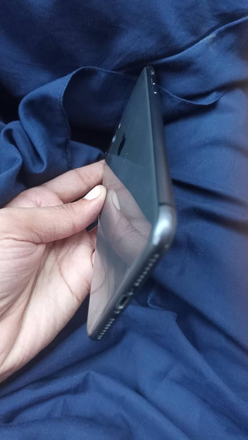 Apple iPhone 8 Plus 2