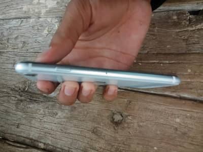 Apple iPhone SE