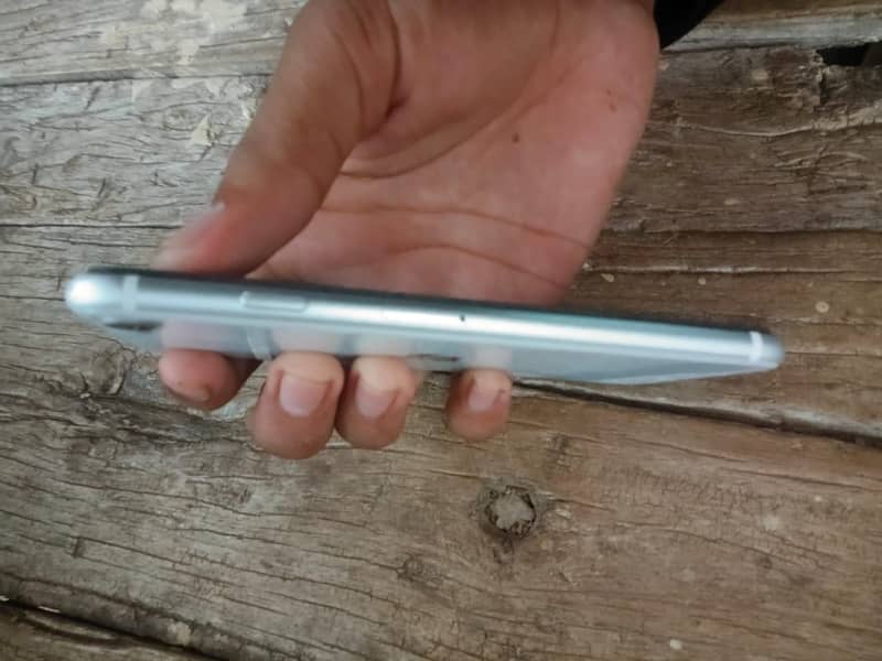 Apple iPhone SE 0