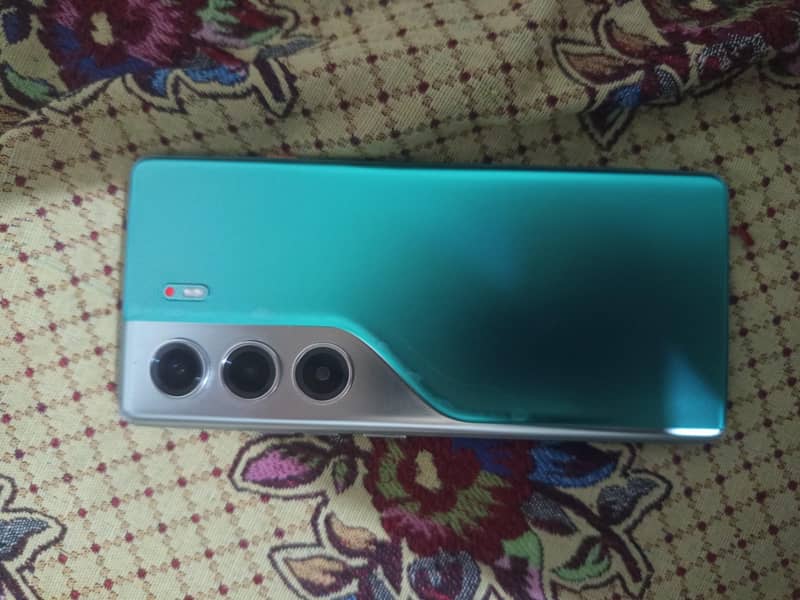 Tecno CAMON 40 Pro 8