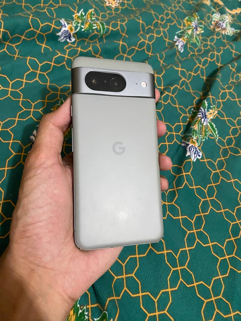 Google Pixel 8 1