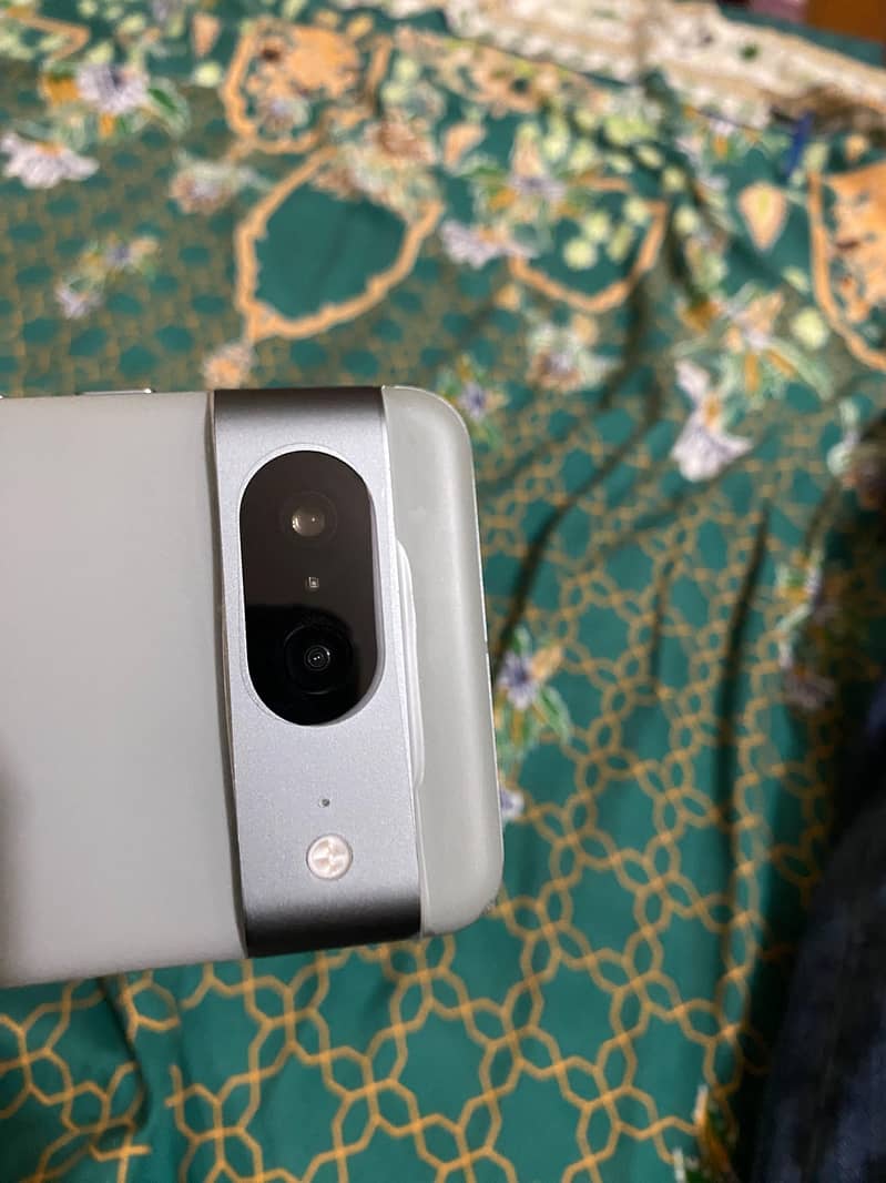 Google Pixel 8 3